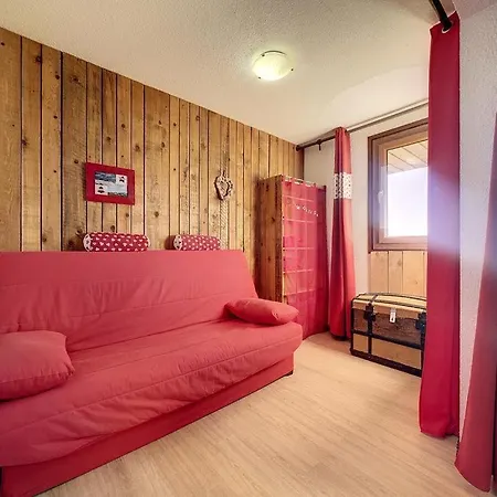 Apartment 1600 *